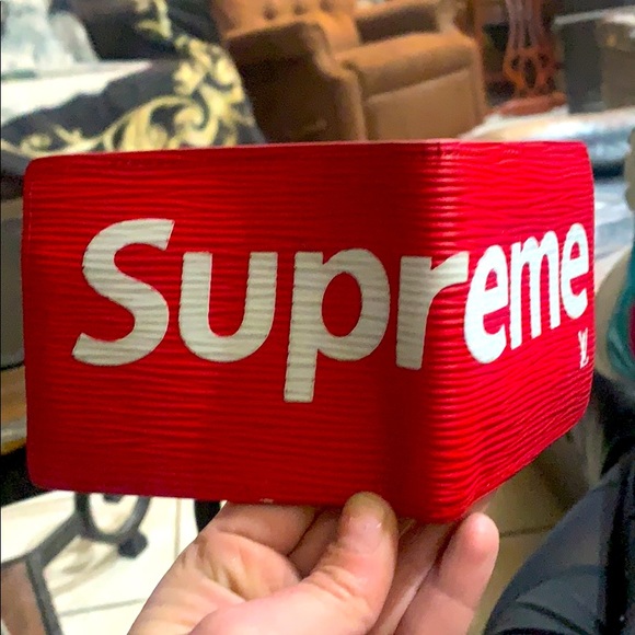 Supreme-Lois Vuitton wallet - Picture 4 of 5